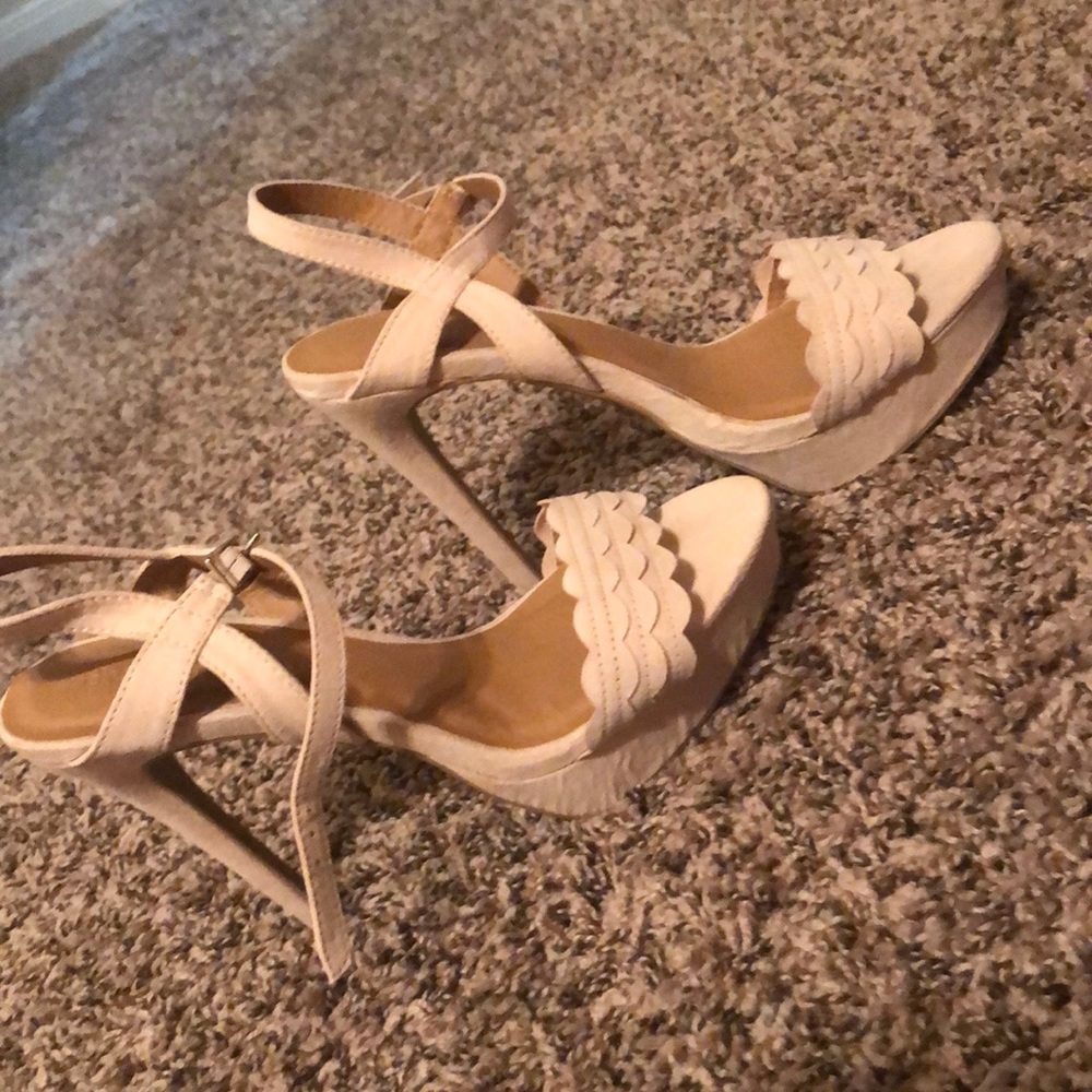 New color cream size 8
